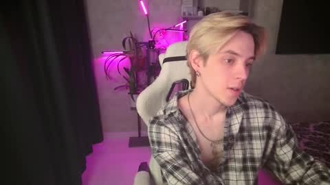 Snapshot of abslut chatting on March 2026 12:51:02 PM Nick online show from March 2026 12:51:02 PM