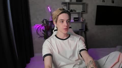 Snapshot of abslut chatting on March 2026 01:18:02 PM Nick online show from March 2026 01:18:02 PM