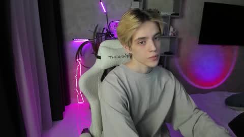 Snapshot of abslut chatting on March 2026 04:35:02 PM Nick online show from March 2026 04:35:02 PM