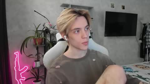 Snapshot of abslut chatting on March 2026 11:25:01 AM Nick online show from March 2026 11:25:01 AM