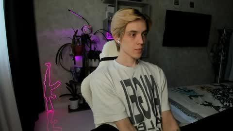 Snapshot of abslut chatting on March 2026 09:59:02 AM Nick online show from March 2026 09:59:02 AM