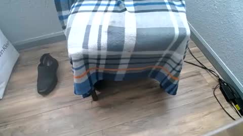 Snapshot of absolootzro chatting on January 2025 10:47:02 PM absolootzro online show from January 2025 10:47:02 PM