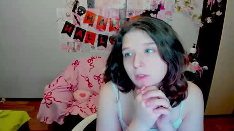 Kate online show from October 2025 01:46:01 AM