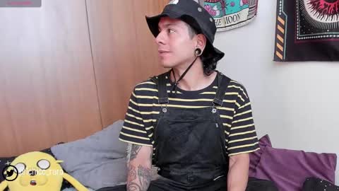 Snapshot of acid_time chatting on February 2025 08:58:02 PM Jhonny online show from February 2025 08:58:02 PM