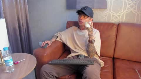 Acid Milo online show from December 2024 04:06:01 PM