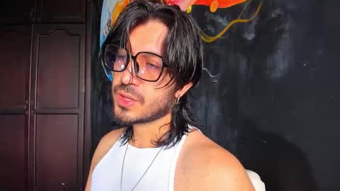 R. online show from November 2025 03:14:02 PM