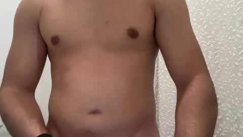 Snapshot of adam324_ chatting on December 2025 03:53:01 PM adam324_ online show from December 2025 03:53:01 PM