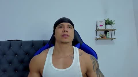 Snapshot of adam_boss chatting on December 2025 05:46:01 AM adam boss online show from December 2025 05:46:01 AM