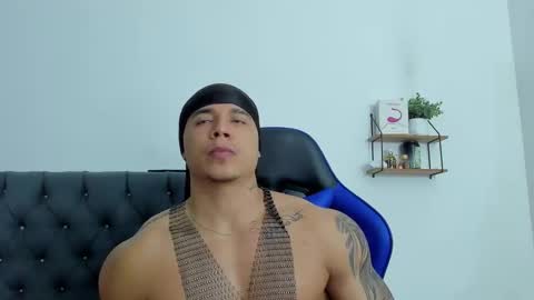 Snapshot of adam_boss chatting on December 2025 07:48:01 AM adam boss online show from December 2025 07:48:01 AM