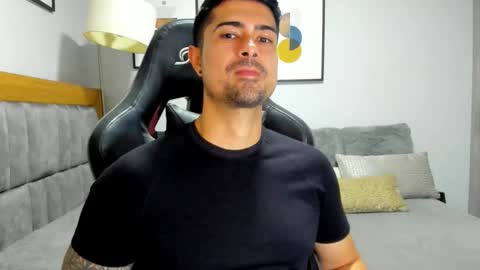 adam clarke online show from November 2025 04:23:02 AM