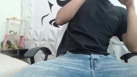 Snapshot of adam_evehotroom chatting on January 2025 08:13:02 PM adam_evehotroom online show from January 2025 08:13:02 PM