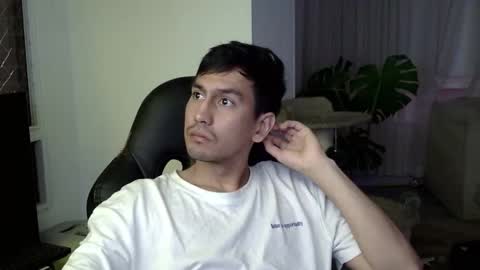 Snapshot of adam_evehotroom chatting on October 2025 03:28:01 AM adam_evehotroom online show from October 2025 03:28:01 AM