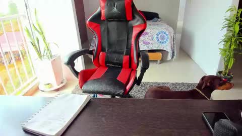 Adam Valencia online show from October 2025 04:19:01 PM