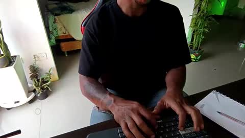 Adam Valencia online show from February 2026 10:57:02 PM