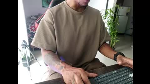 Adam Valencia online show from June 2026 03:49:02 PM