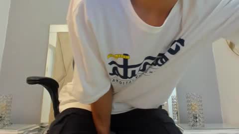 Snapshot of adams_bobby chatting on November 2025 12:05:02 PM Adams Bobby online show from November 2025 12:05:02 PM