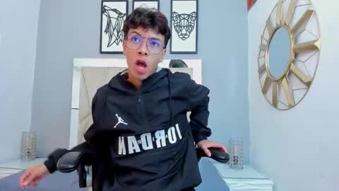 Snapshot of adams_bobby chatting on November 2025 11:21:02 AM Adams Bobby online show from November 2025 11:21:02 AM