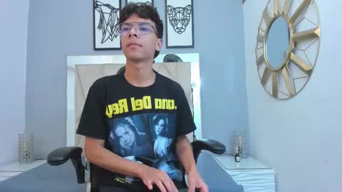 Snapshot of adams_bobby chatting on November 2025 11:32:02 AM Adams Bobby online show from November 2025 11:32:02 AM