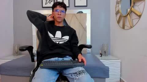 Snapshot of adams_bobby chatting on December 2025 11:26:02 AM Adams Bobby online show from December 2025 11:26:02 AM