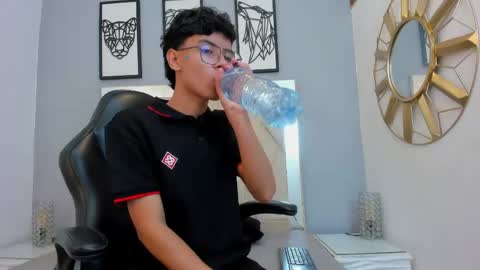 Adams Bobby online show from May 2026 11:04:01 AM