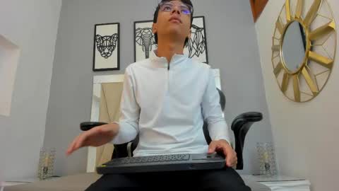 Adams Bobby online show from May 2026 11:05:02 AM