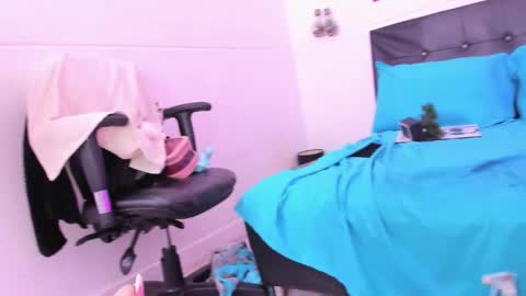 Cloe Adams  online show from January 2026 07:11:01 PM