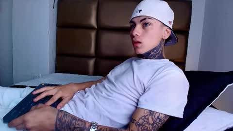 Snapshot of adamswalkerr_ chatting on February 2026 12:56:02 PM AdamsWalkerr online show from February 2026 12:56:02 PM