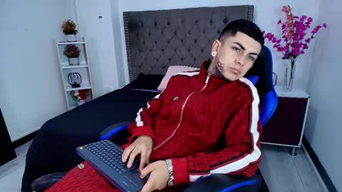 Snapshot of adamswalkerr_ chatting on March 2026 12:08:01 PM AdamsWalkerr online show from March 2026 12:08:01 PM