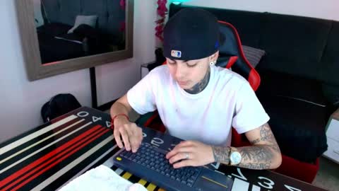 AdamsWalkerr  online show from April 2026 02:14:02 PM