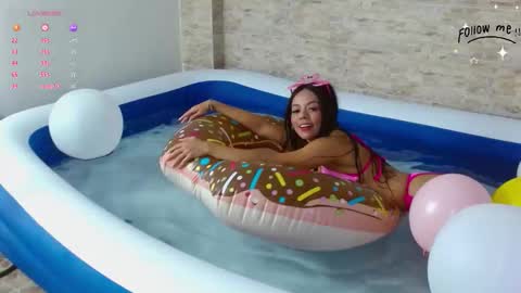 Snapshot of adara_lee chatting on December 2025 12:12:01 PM sofi online show from December 2025 12:12:01 PM