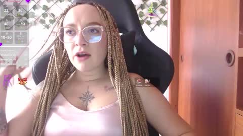 Snapshot of adaraah_ chatting on December 2025 08:13:02 PM adaraah online show from December 2025 08:13:02 PM