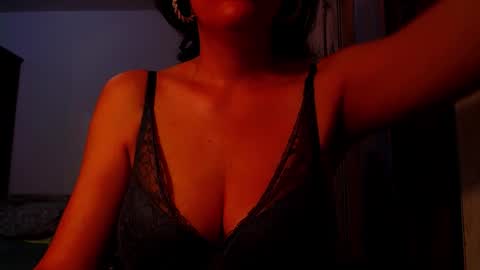 amy        online show from October 2025 08:49:01 PM