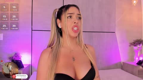 Snapshot of addison_baker chatting on January 2025 11:13:01 PM A D D I S O N online show from January 2025 11:13:01 PM