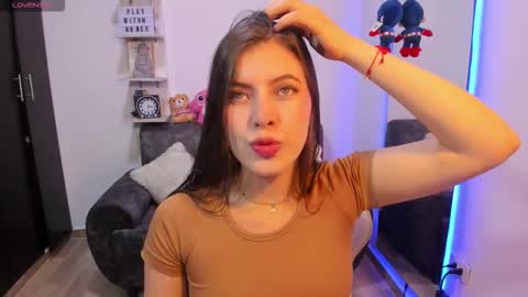 Snapshot of adela_parker chatting on October 2025 08:20:01 PM Adela Parker online show from October 2025 08:20:01 PM