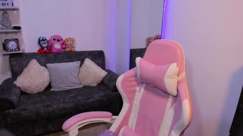 Snapshot of adela_parker chatting on December 2025 05:51:02 PM Adela Parker online show from December 2025 05:51:02 PM