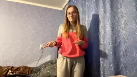 Emma online show from October 2025 02:25:02 PM