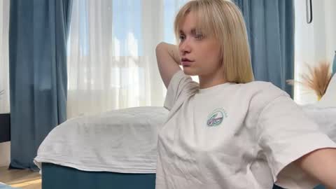 Adele Nick online show from September 2025 08:25:01 AM