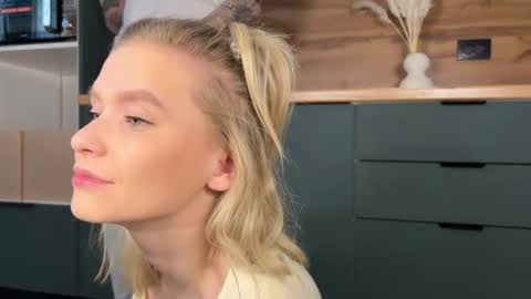 Adele Nick online show from March 2026 07:35:02 AM