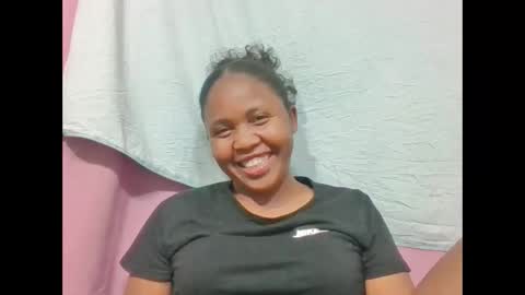 Snapshot of adelealy chatting on September 2025 07:18:02 PM adelealy online show from September 2025 07:18:02 PM