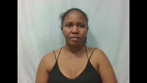 Snapshot of adelealy chatting on October 2025 04:31:02 AM adelealy online show from October 2025 04:31:02 AM