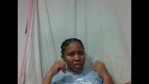 Snapshot of adelealy chatting on November 2025 07:15:01 PM adelealy online show from November 2025 07:15:01 PM