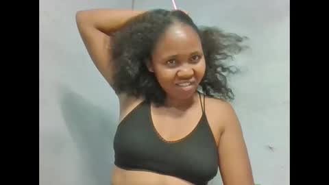 Snapshot of adelealy chatting on November 2025 02:56:02 AM adelealy online show from November 2025 02:56:02 AM