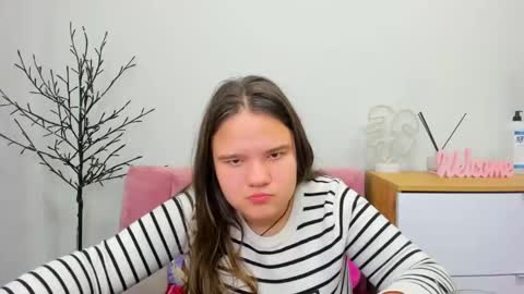 adelecruzz online show from February 2025 04:36:01 PM