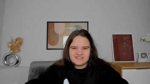 adelecruzz online show from March 2025 01:20:01 PM