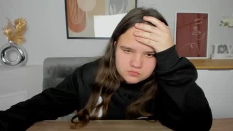 adelecruzz online show from March 2025 04:46:01 PM