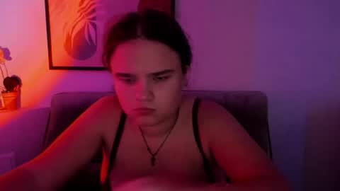 adelecruzz online show from September 2025 11:48:01 AM