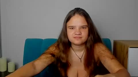 adelecruzz online show from June 2026 11:47:02 AM