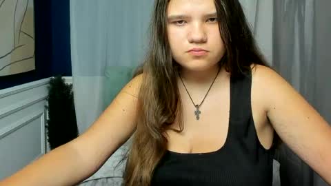 adelecruzz online show from June 2026 12:02:01 PM