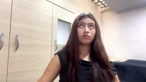 adellein foxx online show from October 2025 04:26:02 PM