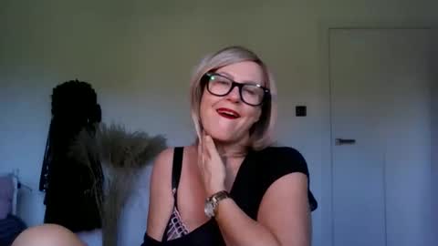 Snapshot of adelemilf40 chatting on September 2025 07:02:02 AM adelemilf40 online show from September 2025 07:02:02 AM